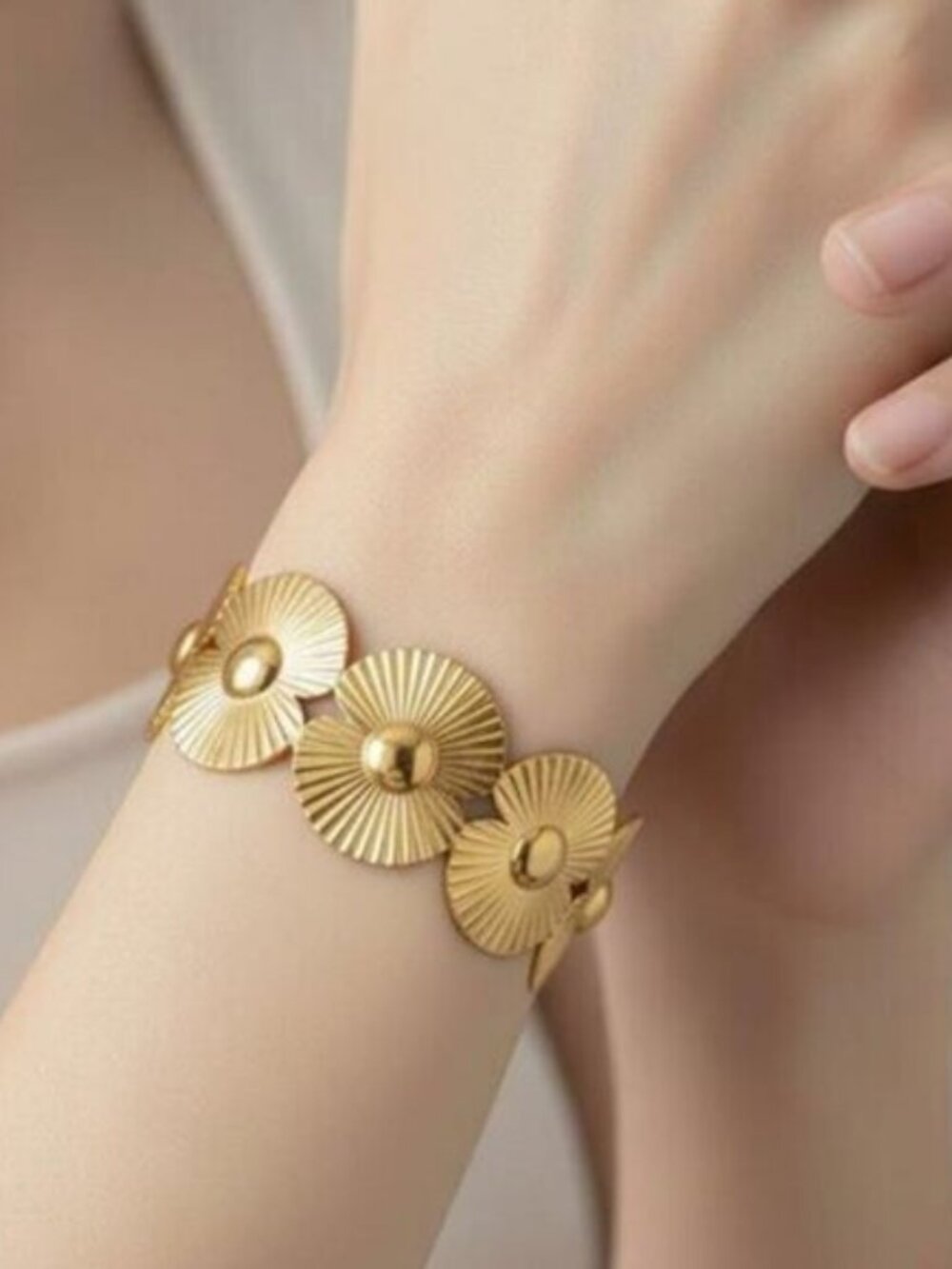 Adjustable Floral Bracelet - Elegant Luxury Flower Clasp Bangle Stainless Steel